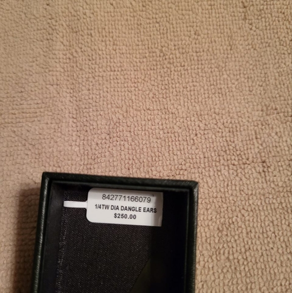 1/4 carat diamond dangle earrings - Picture 5 of 7